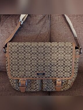Coach Signature Jacquard Messenger Bag in Khaki Brown